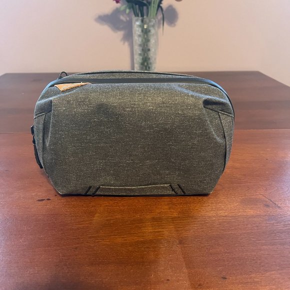 Peak Design Tech Pouch - Picture 1 of 7